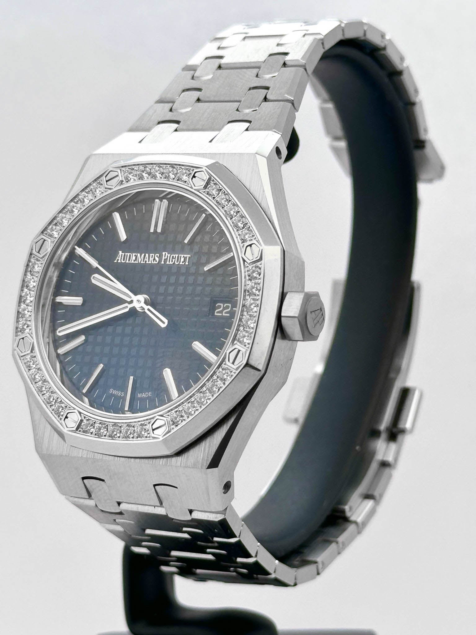 ROYAL OAK 37MM 15551 BLUE DIAL DIAMOND BEZEL (2025)