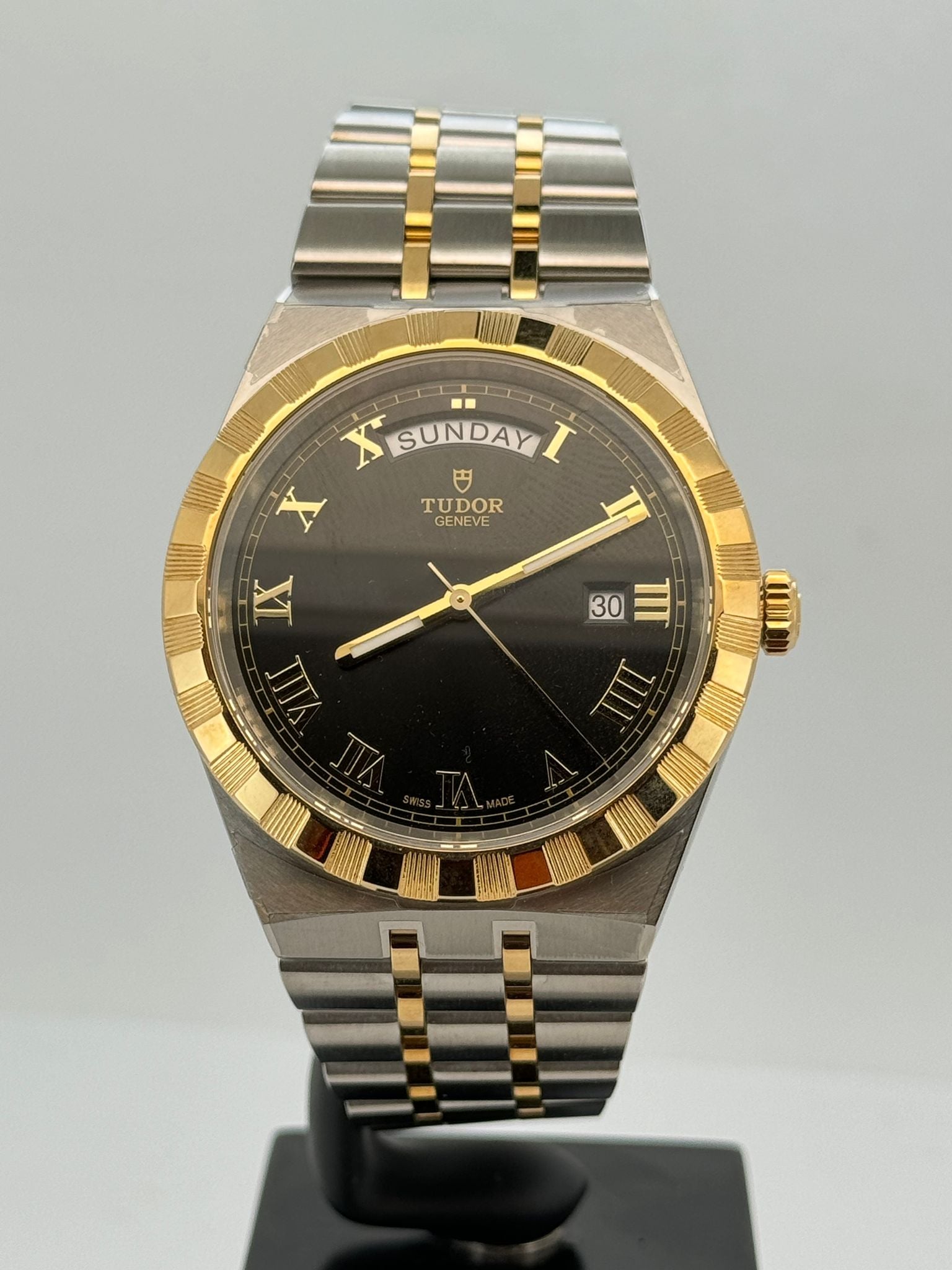 ROYAL 41MM DAY DATE TWOTONE YELLOWGOLD BLACK ROMAN DIAL (2025)
